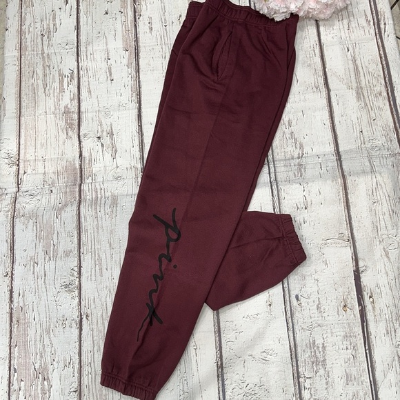 PINK BY VICTORIA’S SECRET FLEECE RELAXED SWEATPANTS RICH MAROON SCRIPT LOGO - Picture 3 of 13